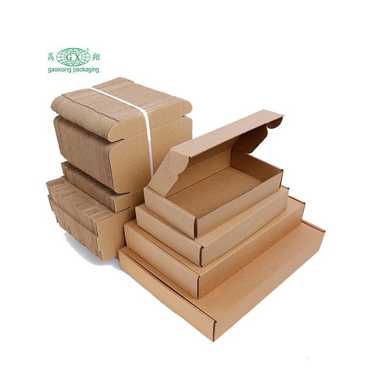 Vlnitá lepenka s ekologickým materiálom vlastnej veľkosti a baliacich boxov s logom