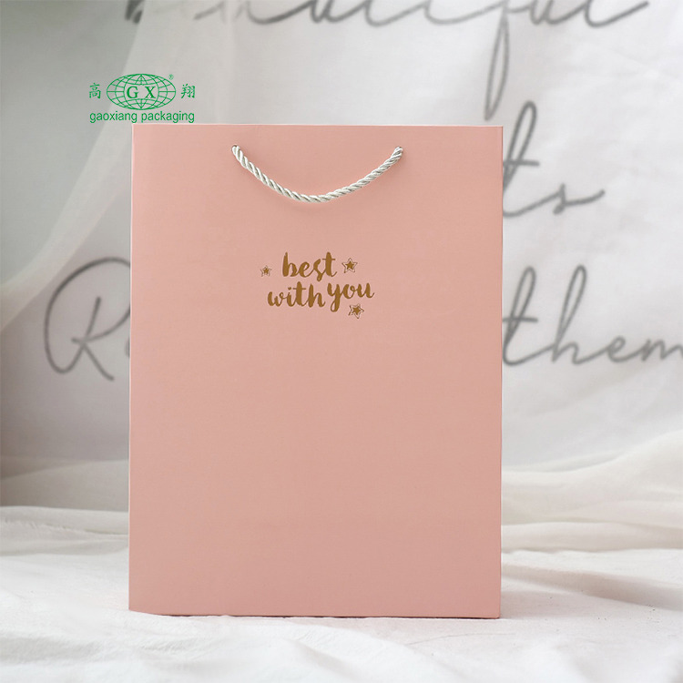 Továrenské vlastné logo bolsas de papel luxusné darčekové balenie taška opakovane použiteľná papierová nákupná taška