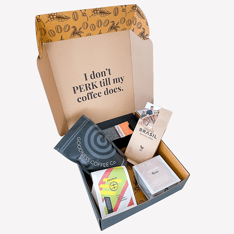 Prispôsobená ekologická čierna hnedá vlnitá remeselná darčeková sada poštová zásielka baliaci papier baliaci papier na kávu baliaci box kartón