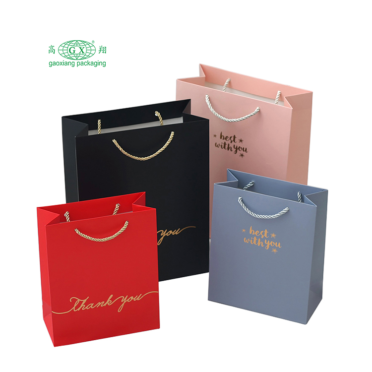 Továrenské vlastné logo bolsas de papel luxusné darčekové balenie taška opakovane použiteľná papierová nákupná taška